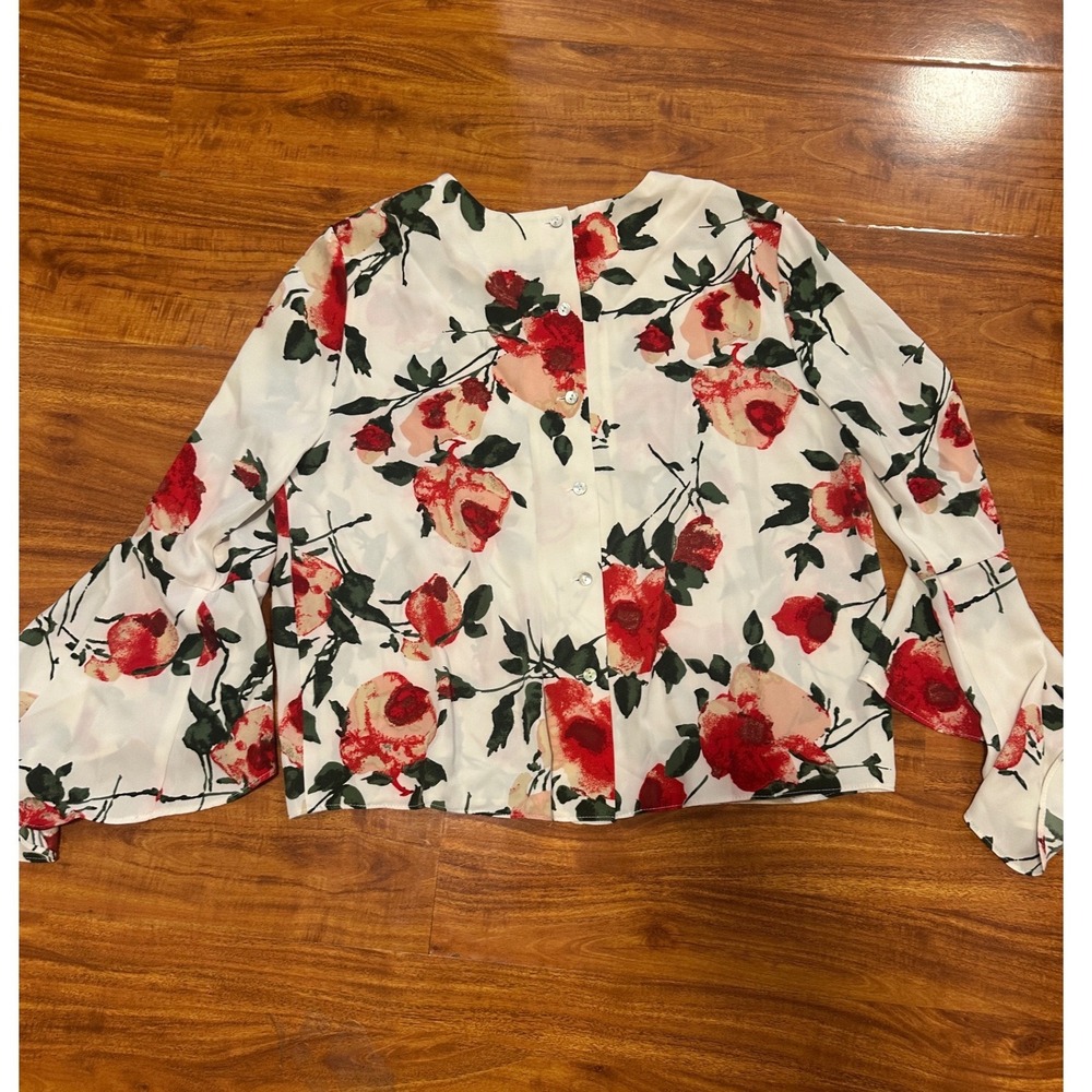 Carmen Marc Valvo Blouse Top Shirt Bell Sleeve White Floral Button Back Size 10 - Picture 3 of 10